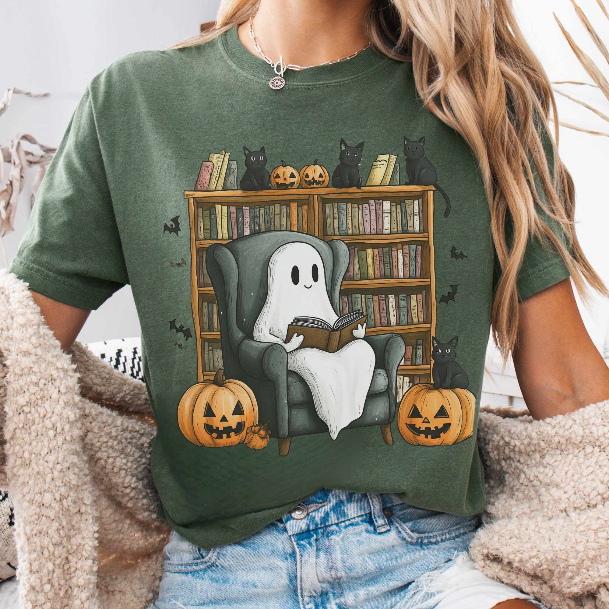 Cute Reading Ghosts & Black Cats T-Shirt Best Gift For Girl
