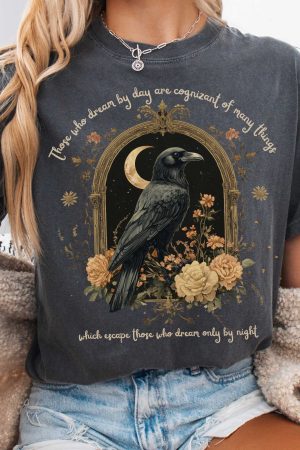 Those Who Dream By Day Edgar Allan Poe T-Shirt Gift For Girl